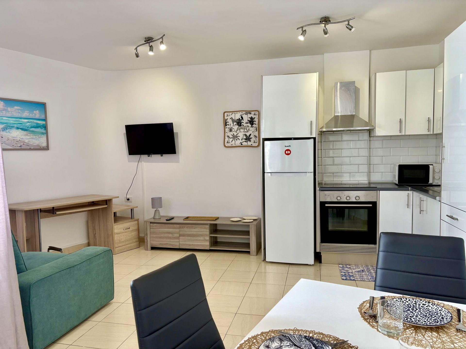 2 Bedrooms | Armeñime — photo 2