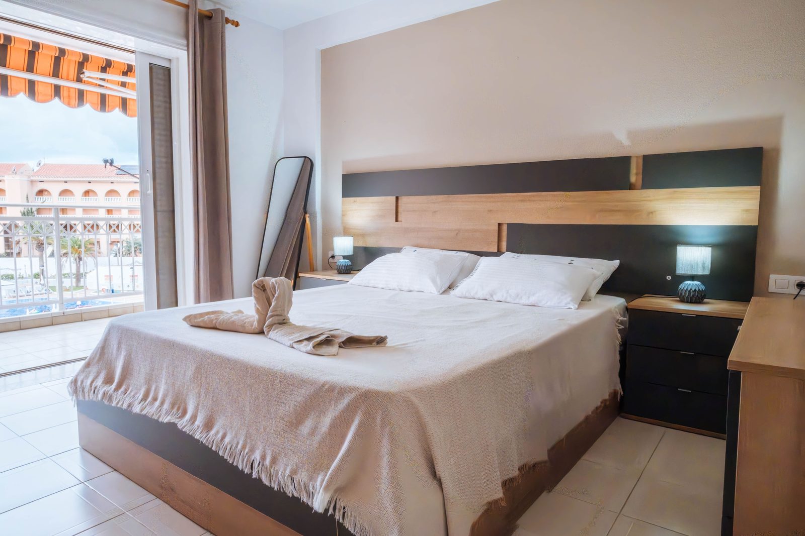 2 Bedrooms | Compostela Beach — photo 4