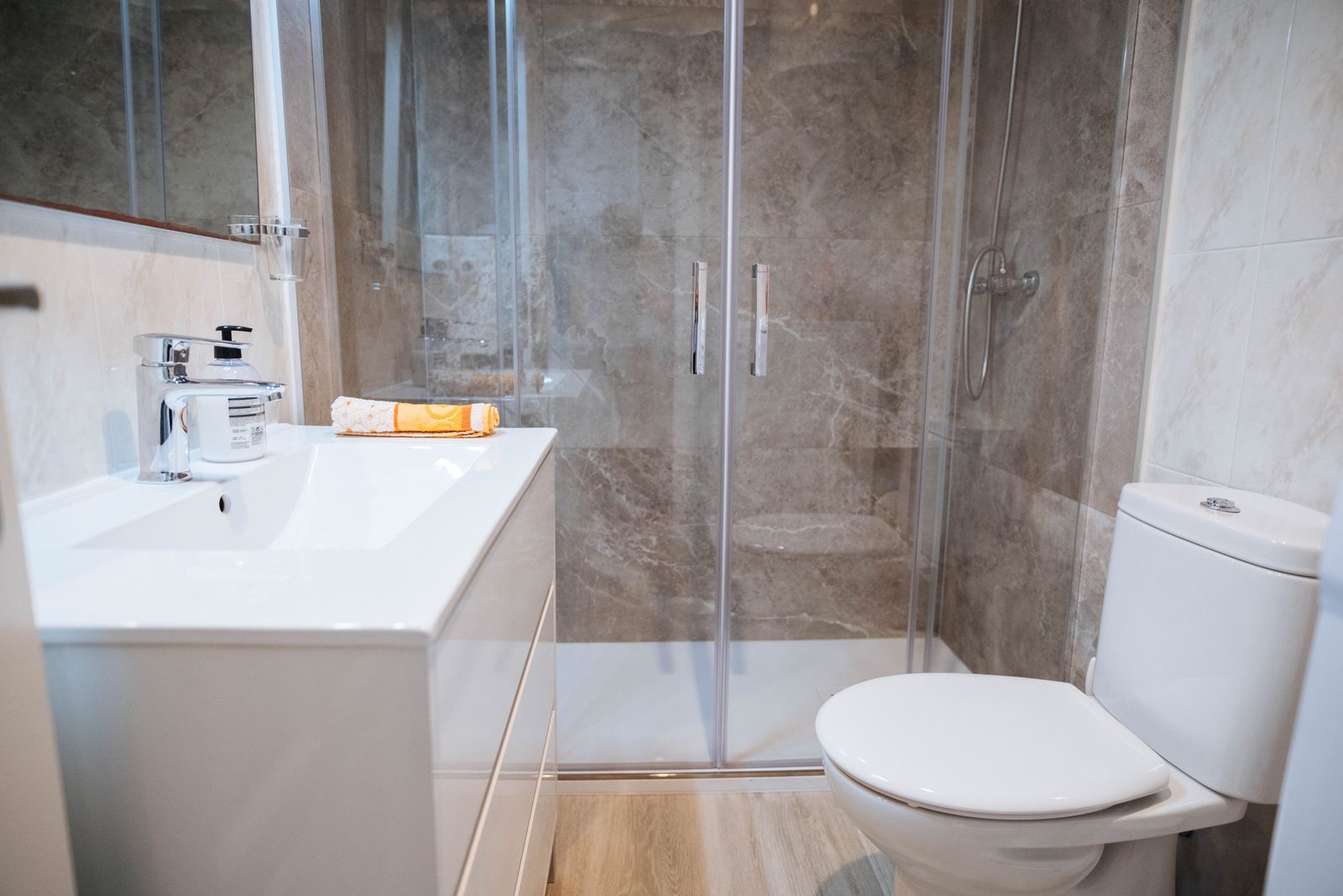 2 Bedrooms | Compostela Beach — photo 8